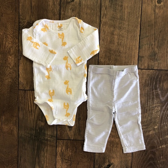 aden + anais Other - Giraffe Long Sleeve Onesie & Pants Outfit